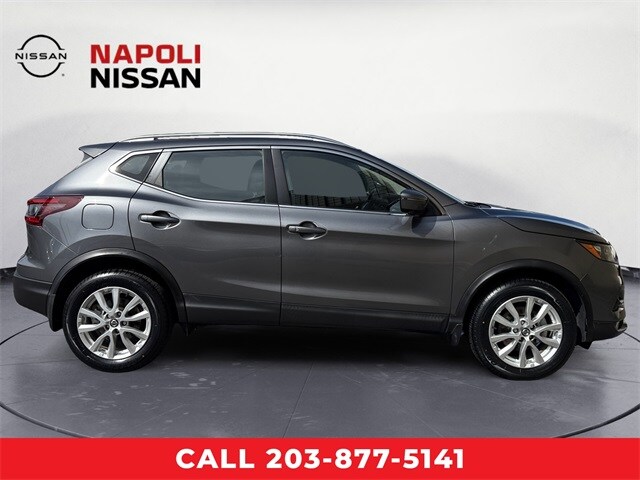 2022 Nissan Rogue Sport SV photo 2