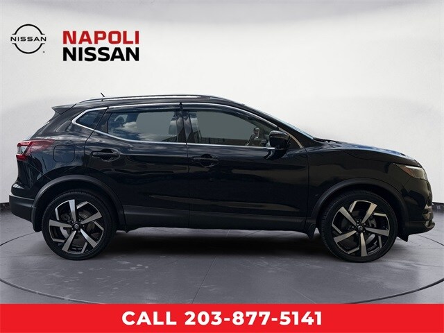 2021 Nissan Rogue Sport SL photo 2