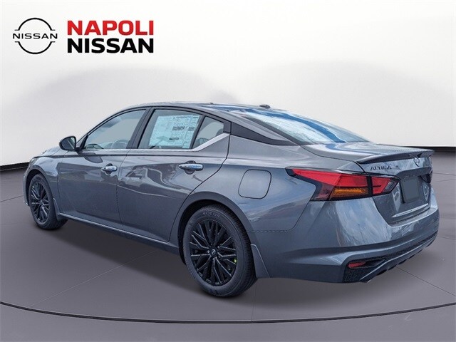 2025 Nissan Altima SV photo 2