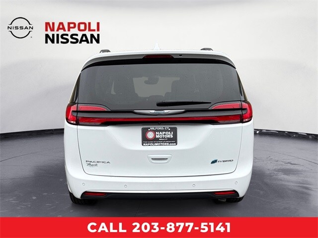 2021 Chrysler Pacifica Hybrid Touring L photo 4