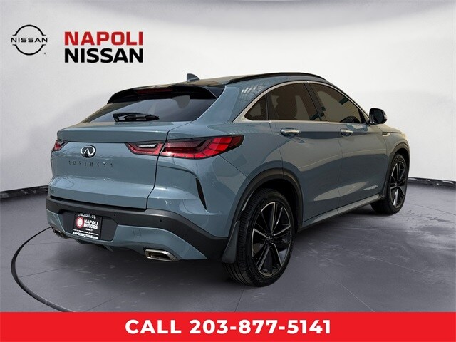 2022 Infiniti QX55 Essential photo 3