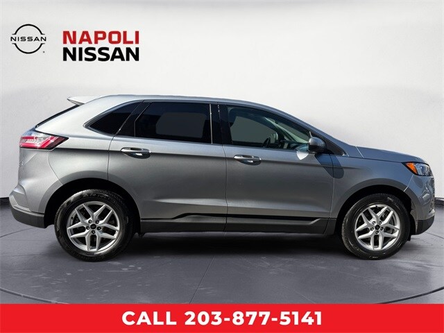 2024 Ford Edge SEL photo 2