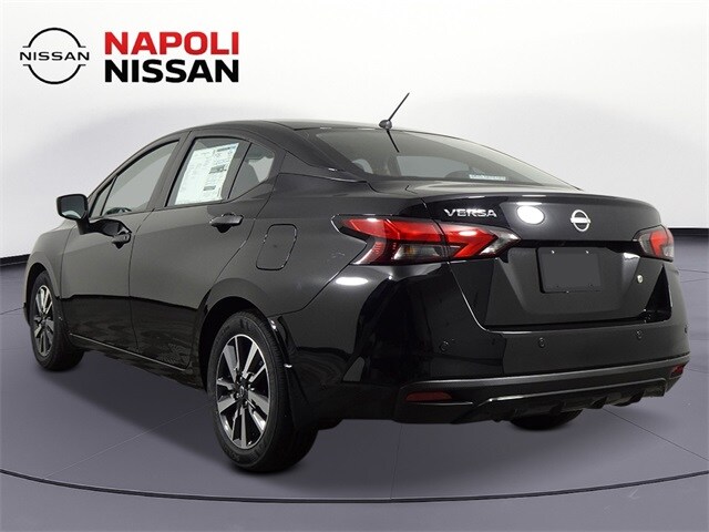 2025 Nissan Versa 1.6 S photo 3