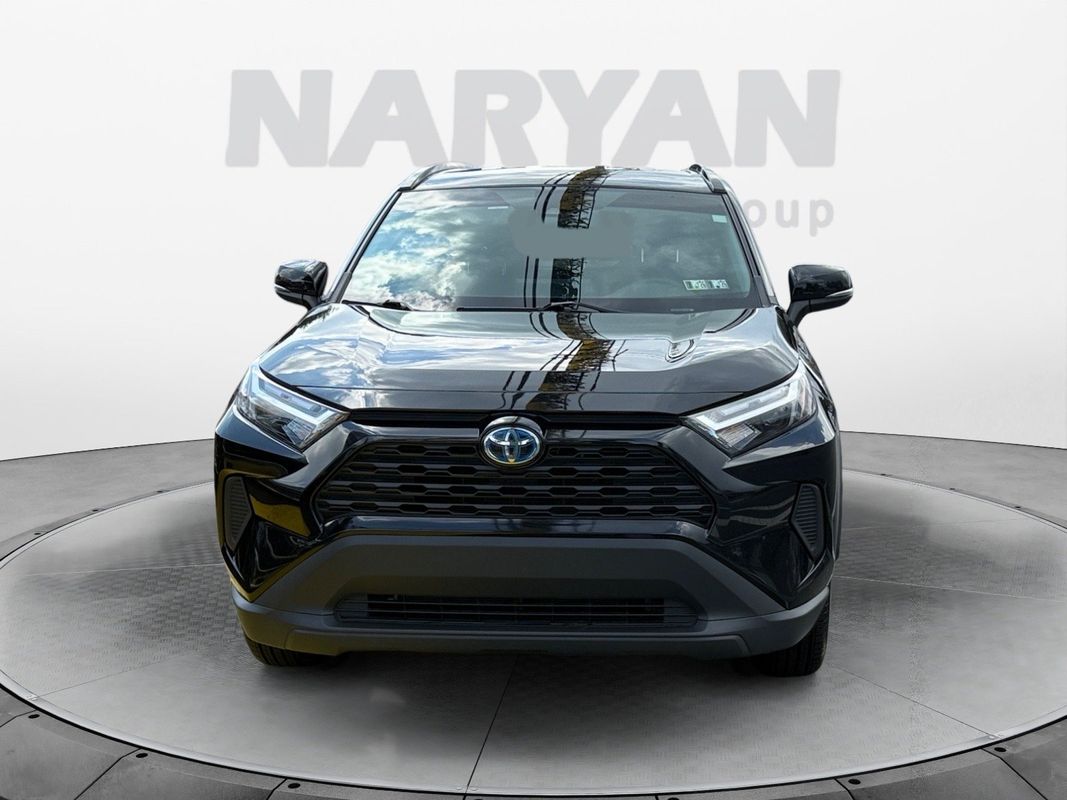 2023 Toyota RAV4 Hybrid XLE photo 2