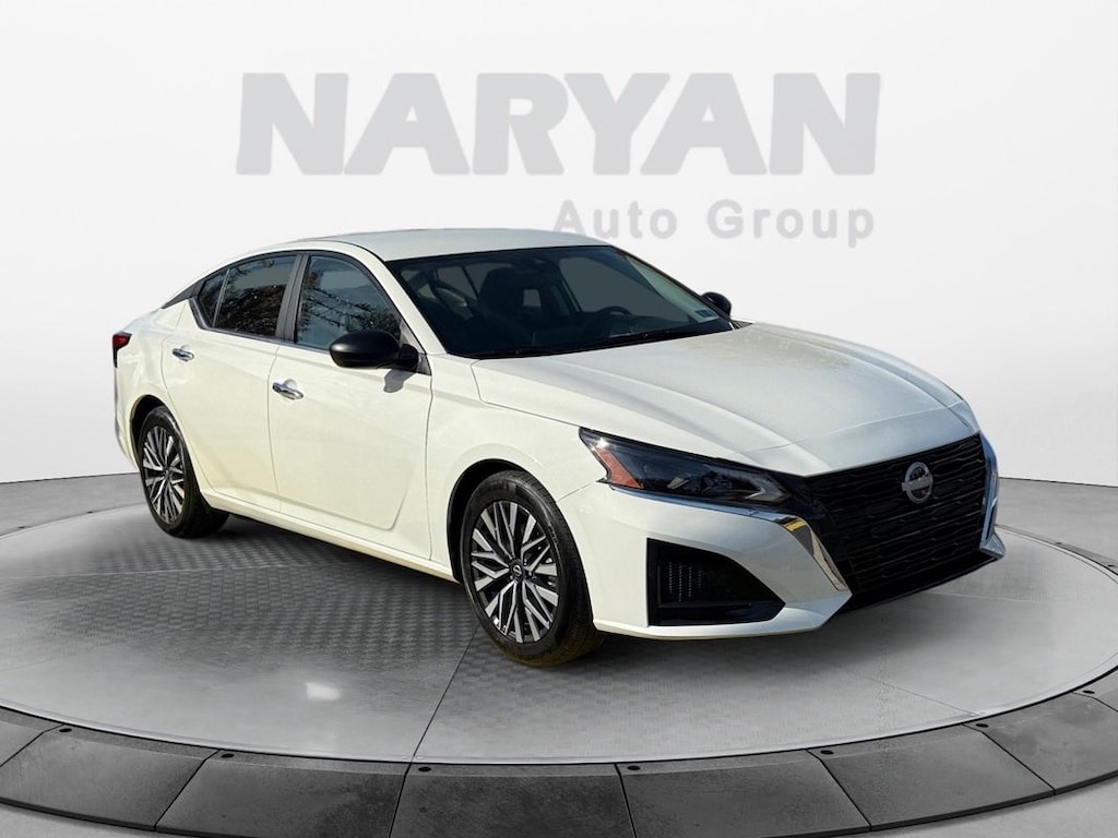 Used 2025 Nissan Altima SV FWD Car