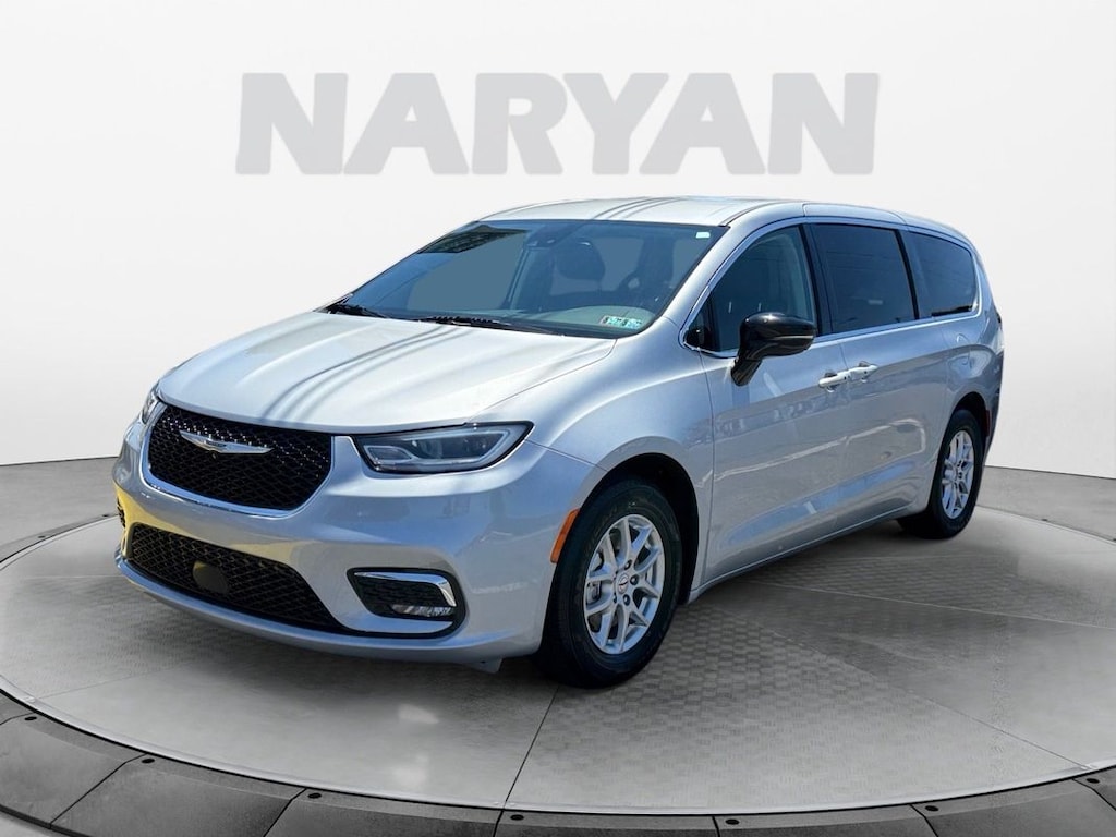 Used 2024 Chrysler Pacifica Touring L Van Passenger Van