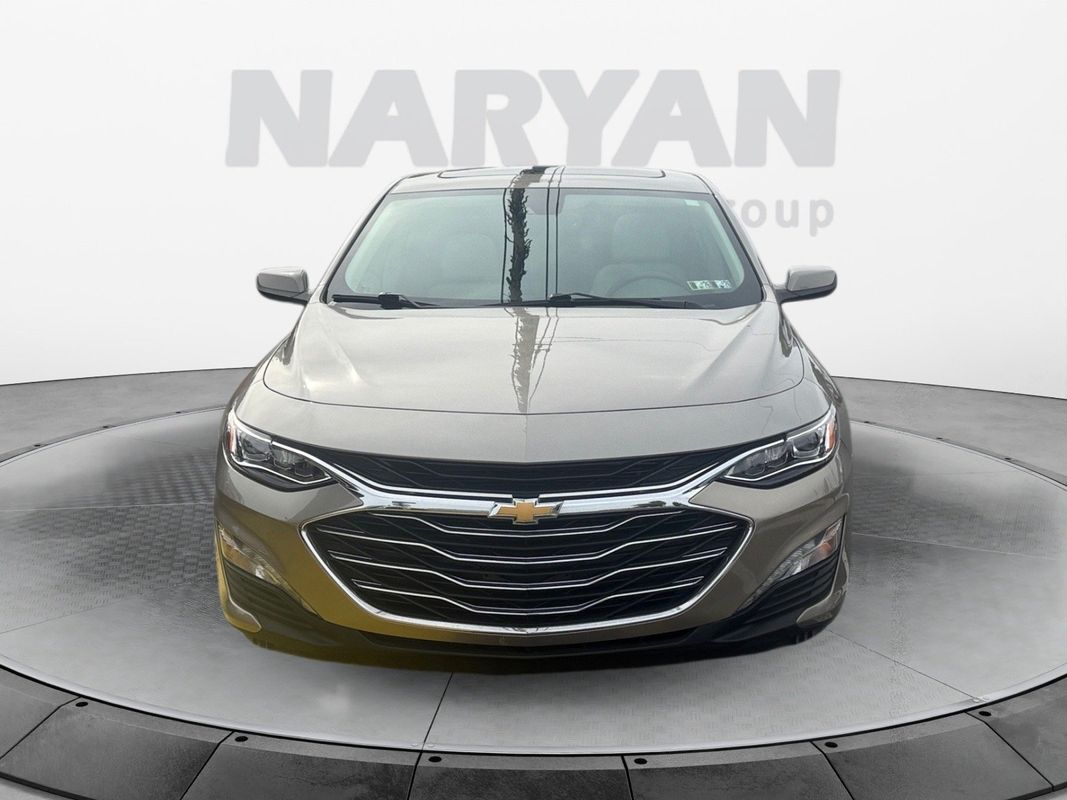 2024 Chevrolet Malibu Premier 2LT photo 2