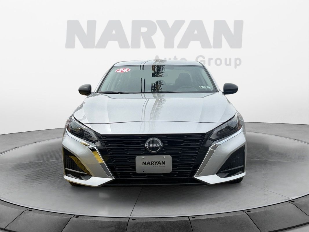 2024 Nissan Altima SV photo 2