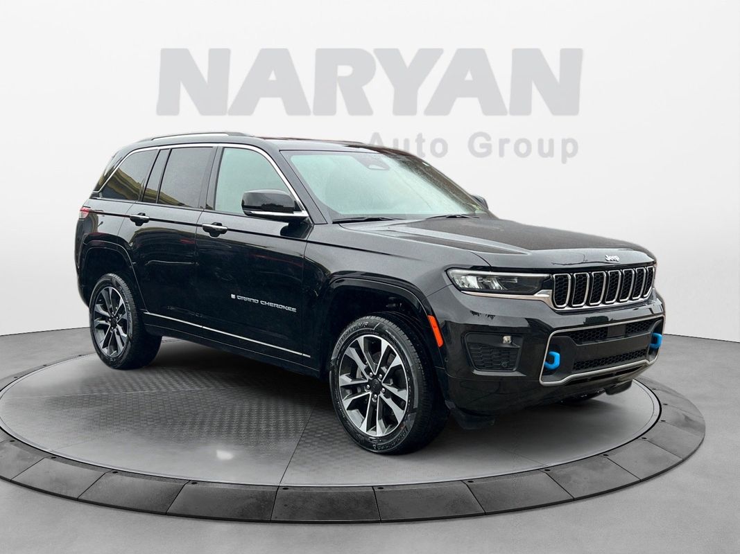 2022 Jeep Grand Cherokee Overland 4xe's photo