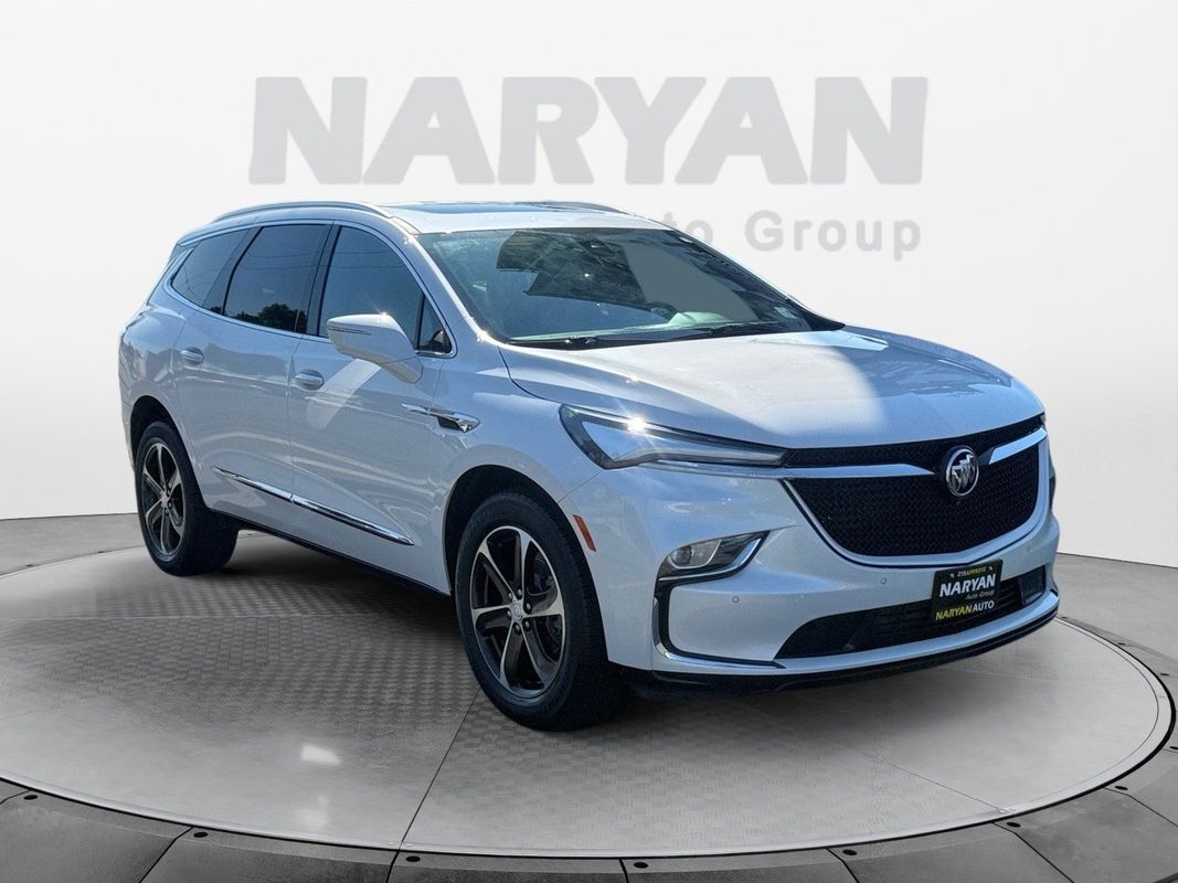 2022 Buick Enclave Essence AWD's photo