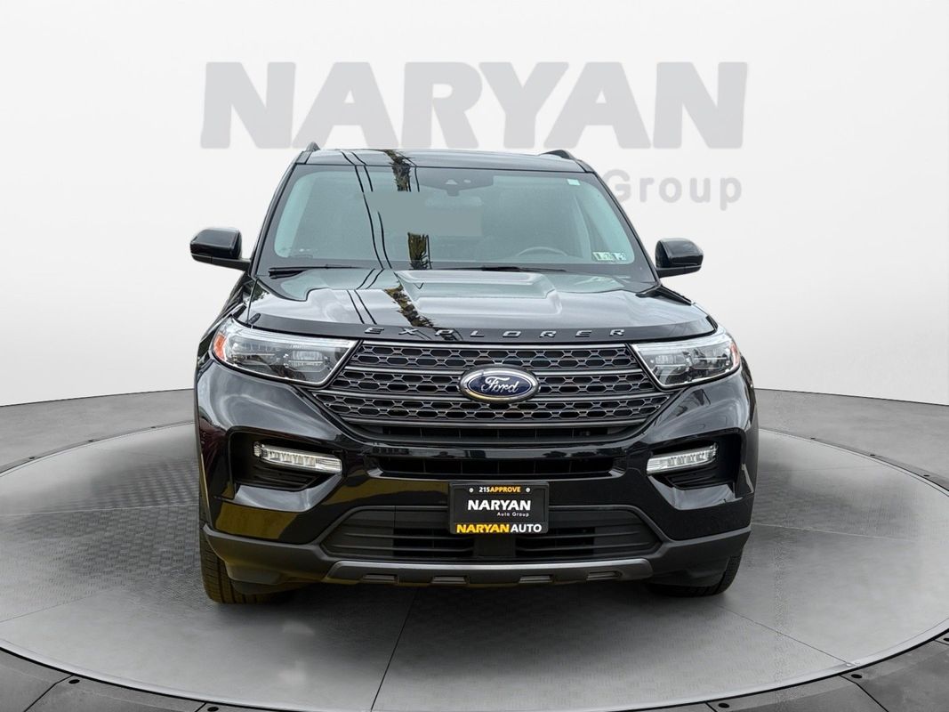 2022 Ford Explorer XLT photo 2