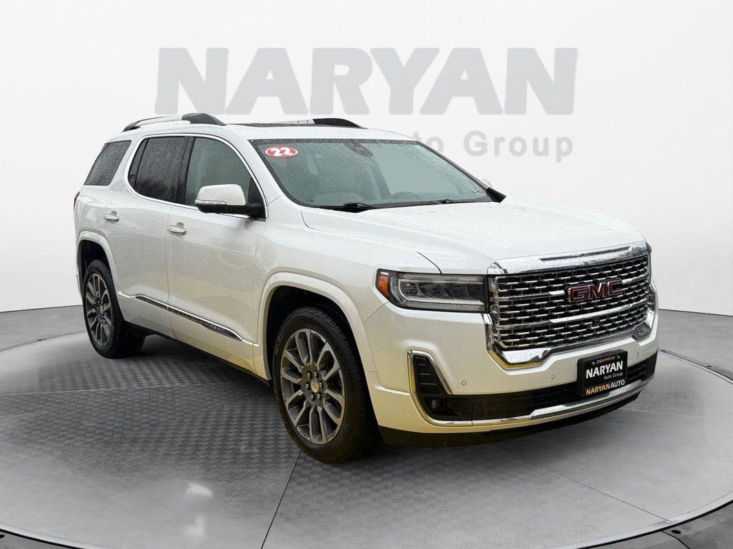 2022 GMC Acadia Denali's photo