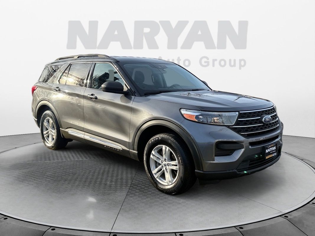 2022 Ford Explorer XLT's photo