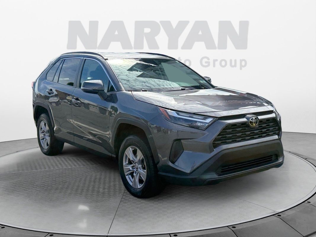 2022 Toyota RAV4 XLE AWD's photo