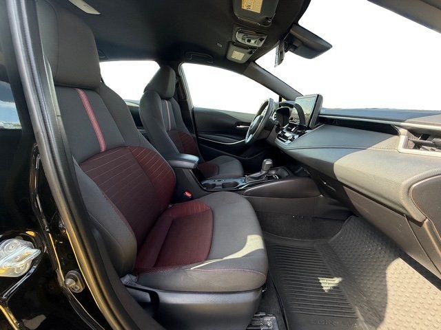 2025 Toyota Corolla SE - Photo 11