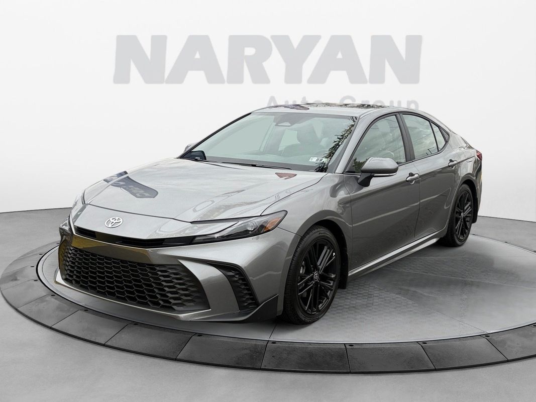 2025 Toyota Camry SE photo 3