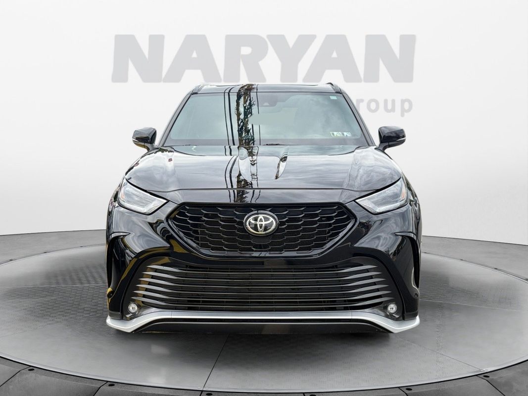 2022 Toyota Highlander XSE photo 2