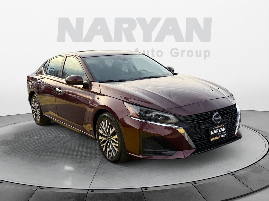 Used 2024 Nissan Altima SV FWD Car