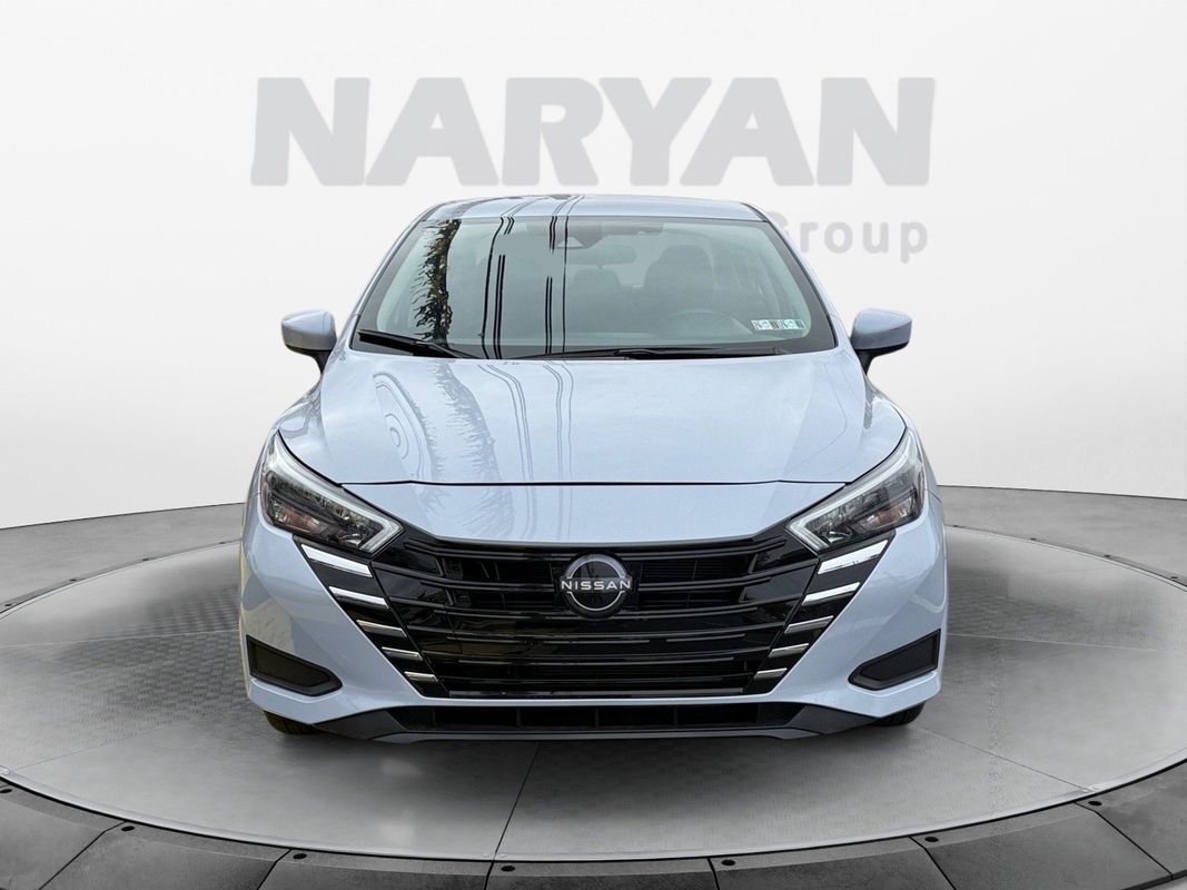 2025 Nissan Versa 1.6 SV photo 2