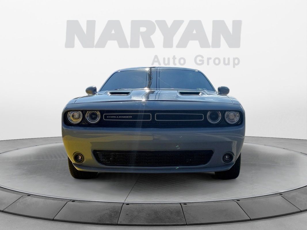 2021 Dodge Challenger SXT photo 2