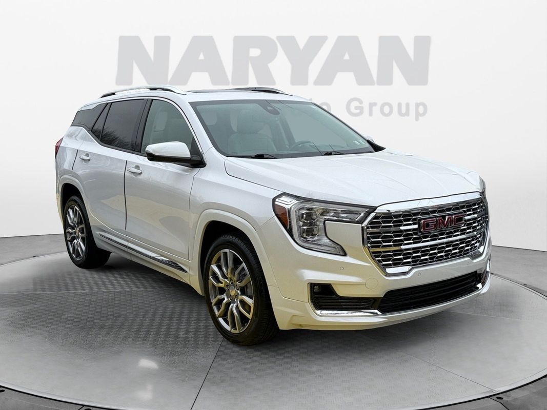 2022 GMC Terrain Denali's photo