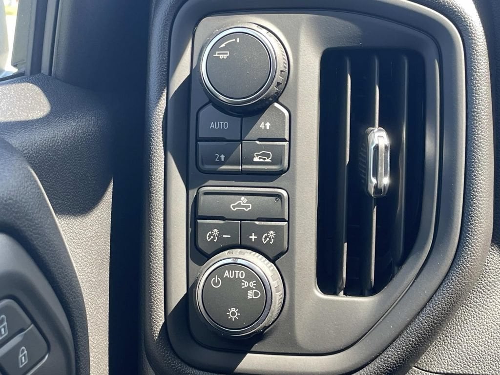 2026 Chevrolet Silverado 1500 Custom - Photo 28