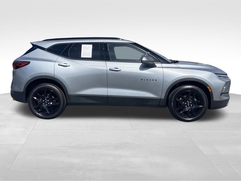 2024 Chevrolet Blazer 2LT photo 2
