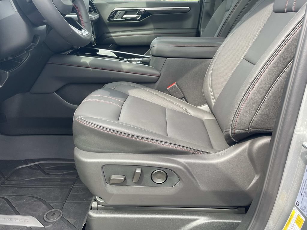 2026 Chevrolet Suburban RST - Photo 18