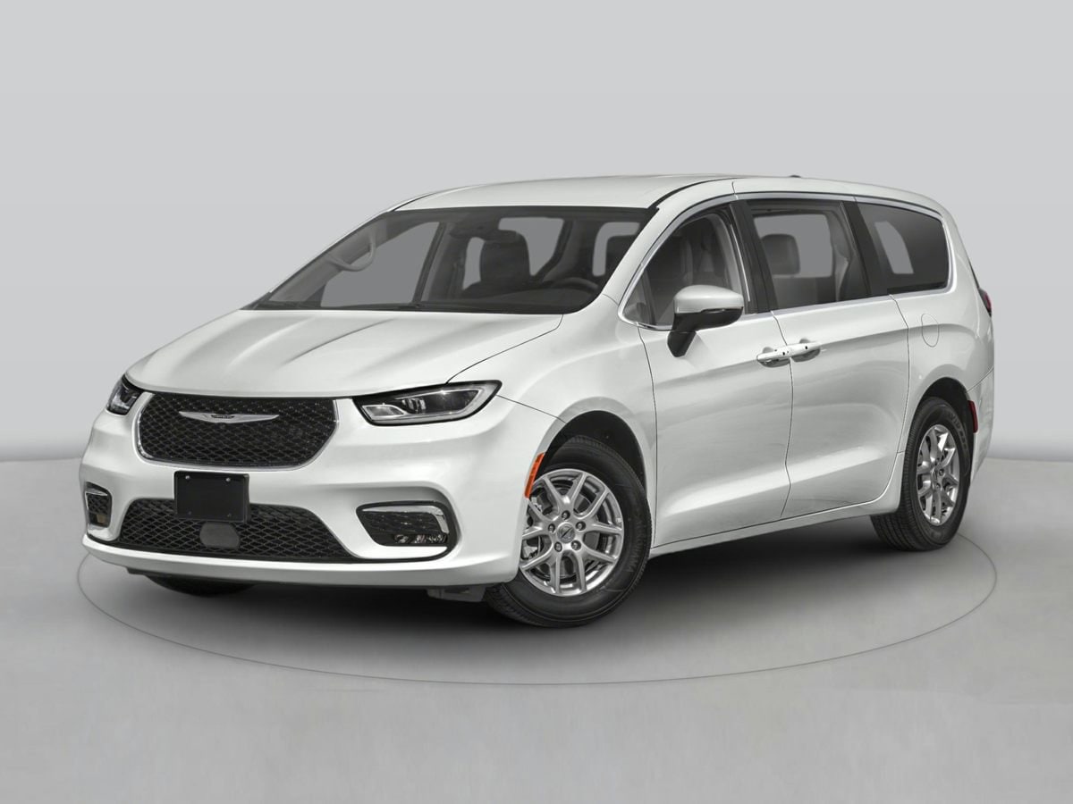 2023 Chrysler Pacifica Touring L's photo
