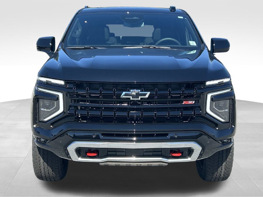 2027 Chevrolet Suburban Z71 - Photo 8