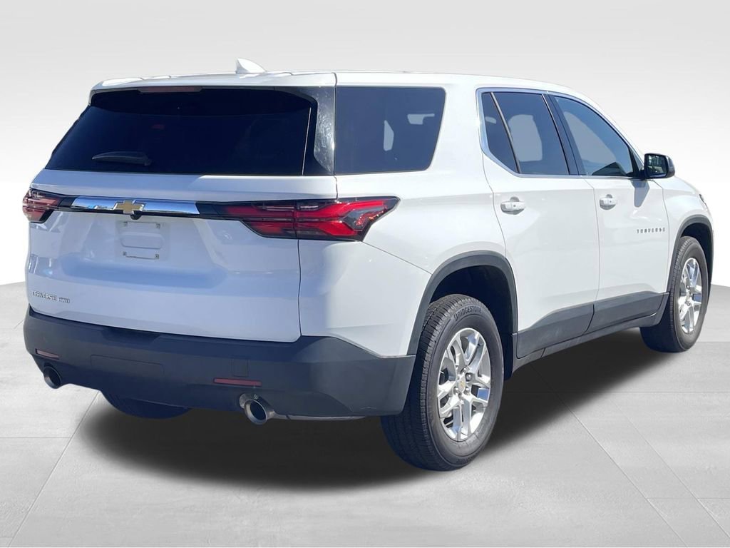 2022 Chevrolet Traverse 1LS photo 2