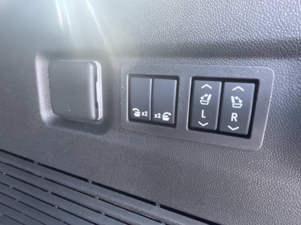 2026 Chevrolet Suburban High Country - Photo 11