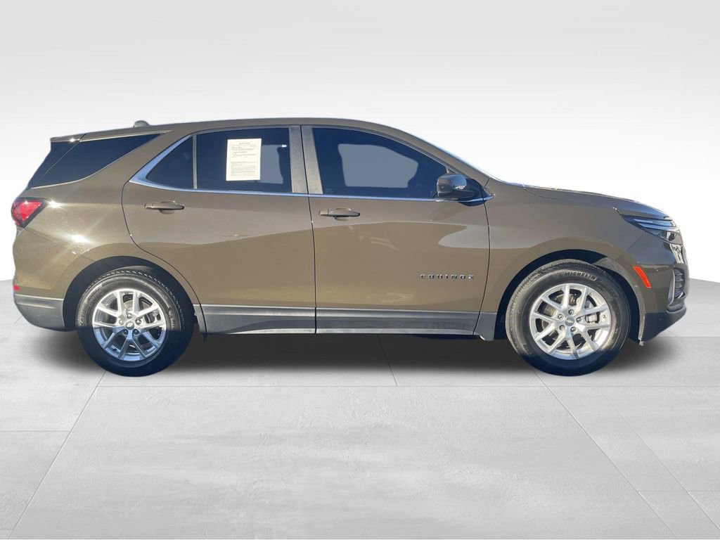 2023 Chevrolet Equinox photo 2