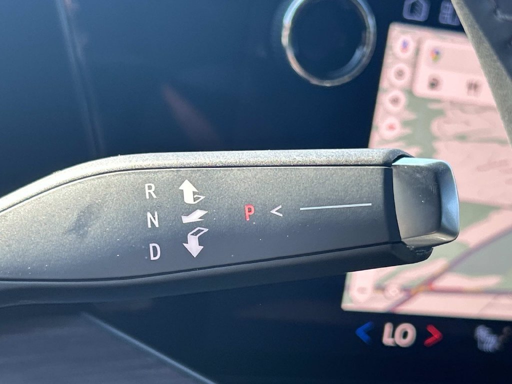 2027 Chevrolet Suburban Z71 - Photo 28