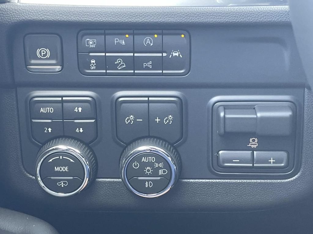 2026 Chevrolet Suburban High Country - Photo 33