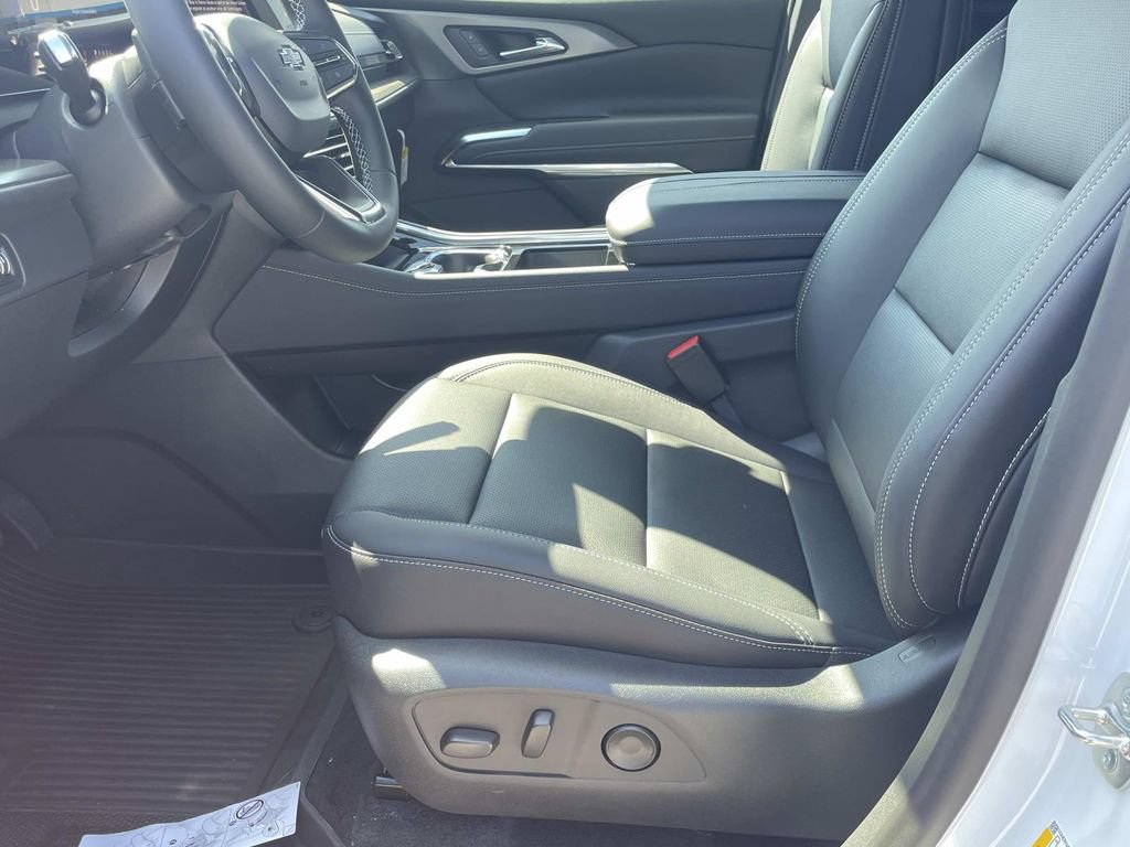 2026 Chevrolet Traverse LT - Photo 18