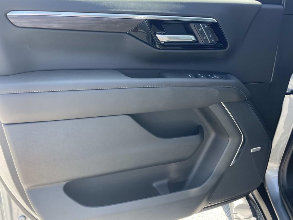 2026 Chevrolet Tahoe Z71 - Photo 16