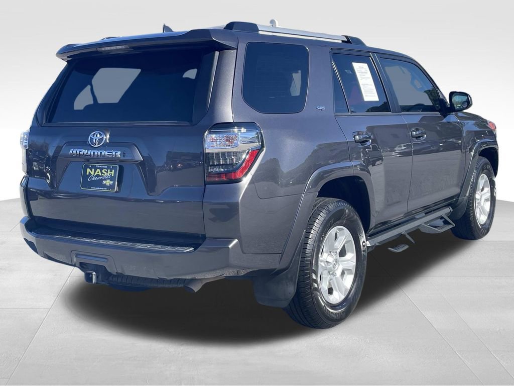 2021 Toyota 4Runner SR5 photo 3