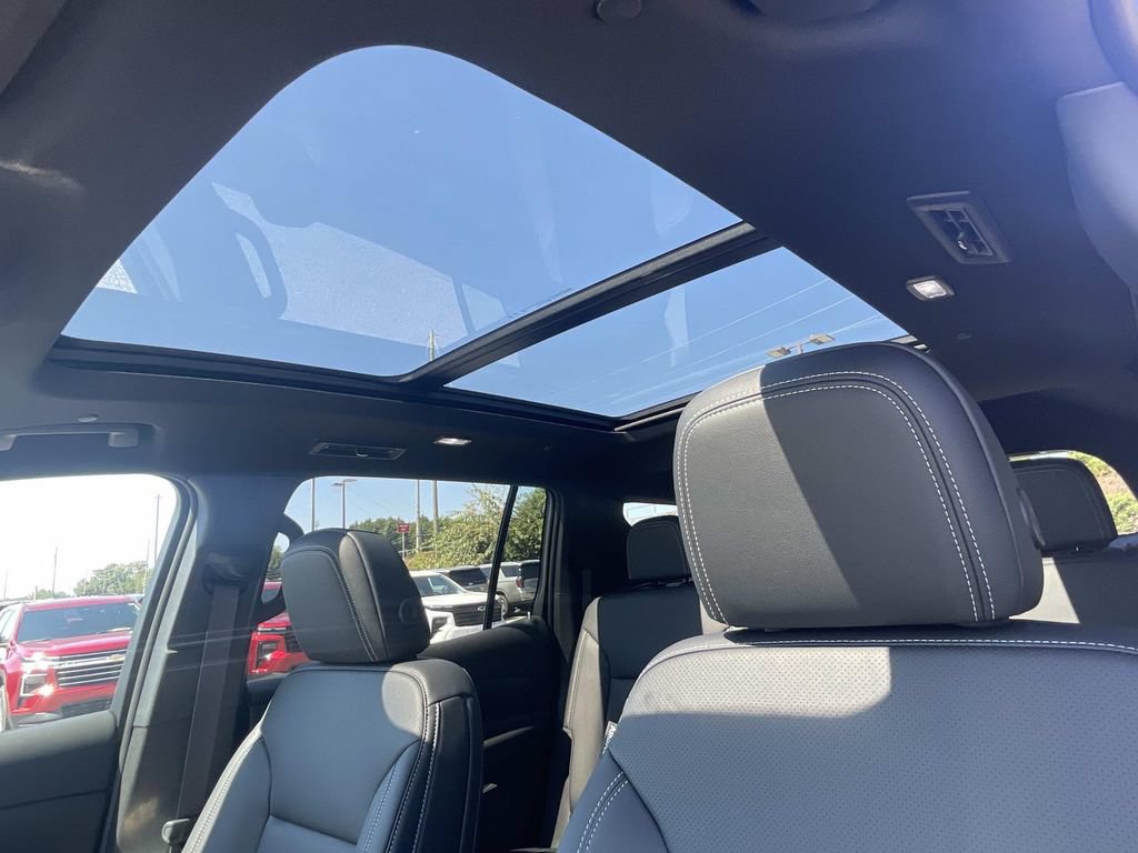 2027 Chevrolet Traverse LT - Photo 19