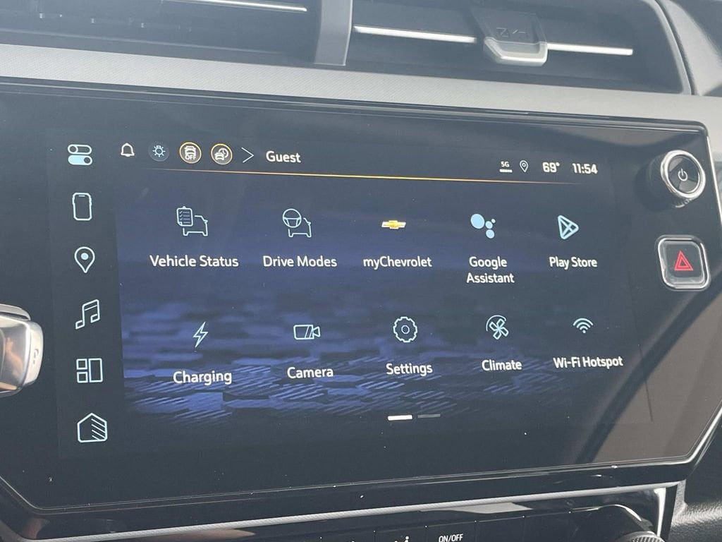 2027 Chevrolet Bolt LT - Photo 17