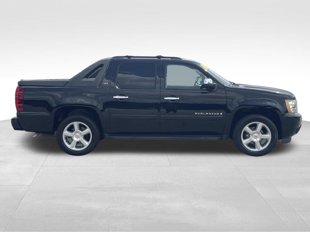 Used 2008 Chevrolet Avalanche LTZ with VIN 3GNFK123X8G231584 for sale in Lawrenceville, GA
