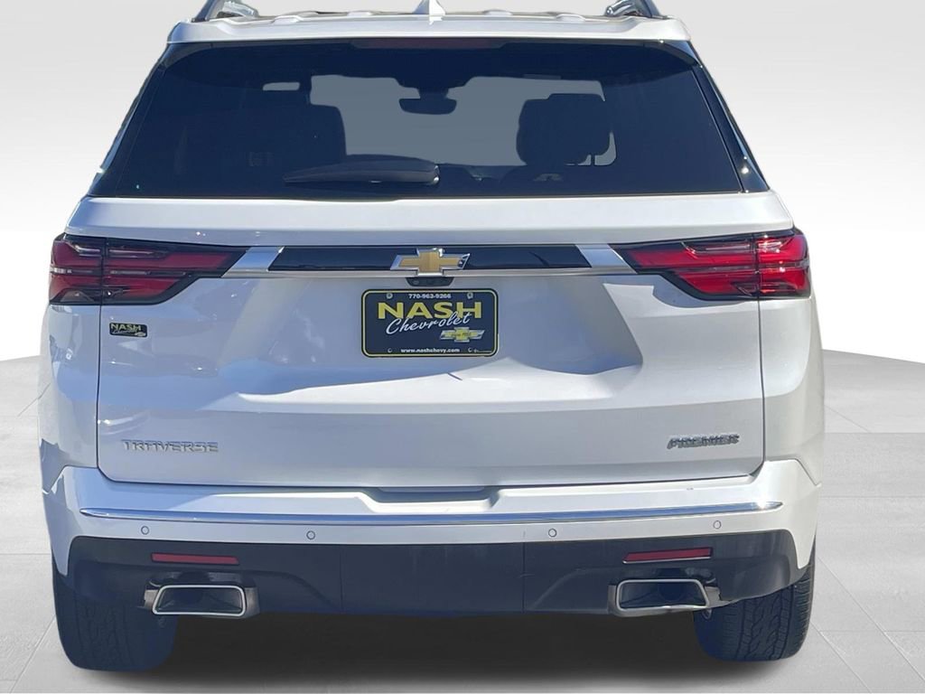 2023 Chevrolet Traverse Premier photo 2