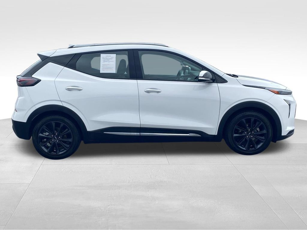 2022 Chevrolet Bolt EUV Premier photo 2