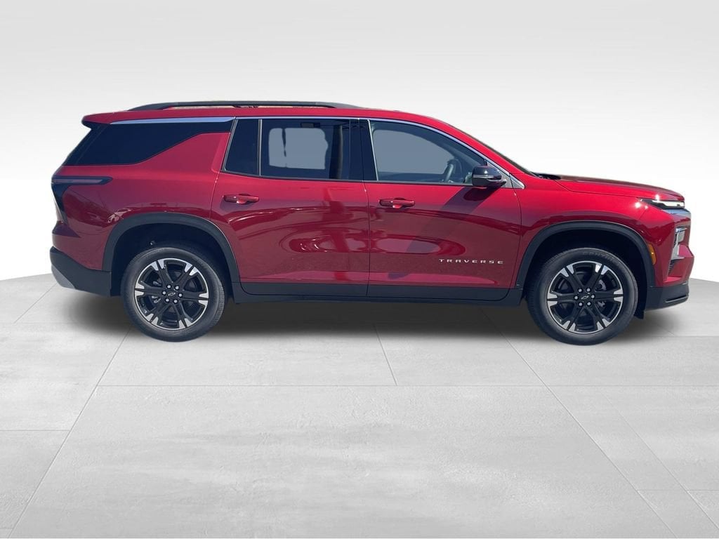 2027 Chevrolet Traverse LT - Photo 2