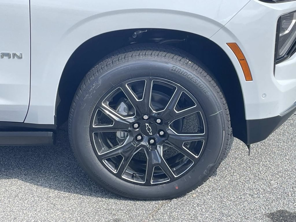 2026 Chevrolet Suburban High Country - Photo 9