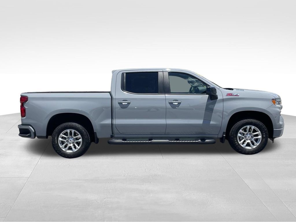 2024 Chevrolet Silverado 1500 RST photo 2
