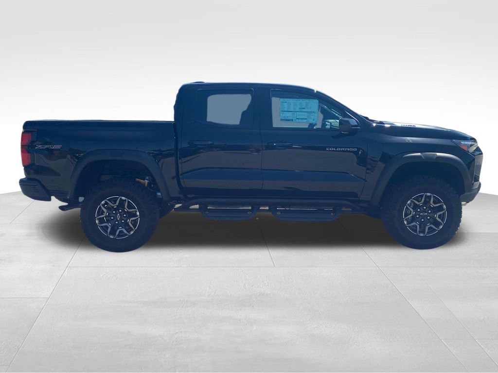 2025 Chevrolet Colorado ZR2 photo 2