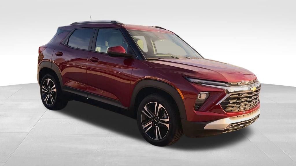 2025 Chevrolet Trailblazer LT photo 2