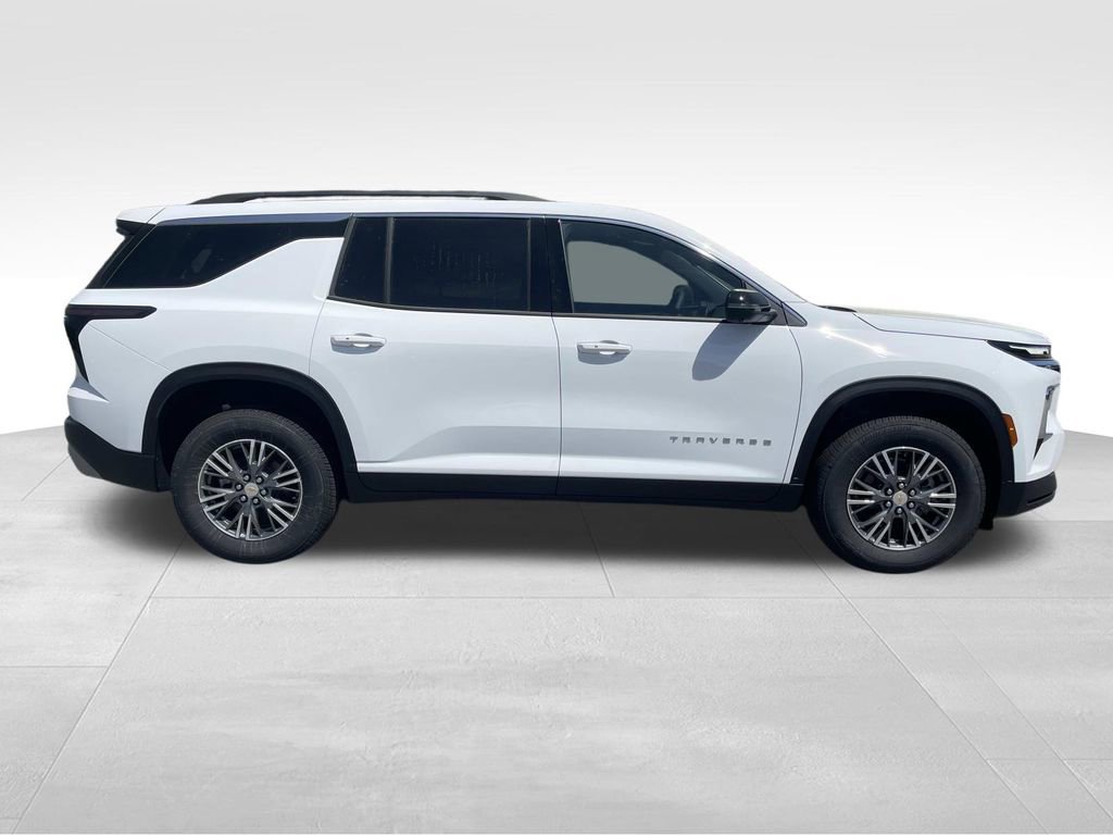 2025 Chevrolet Traverse photo 2