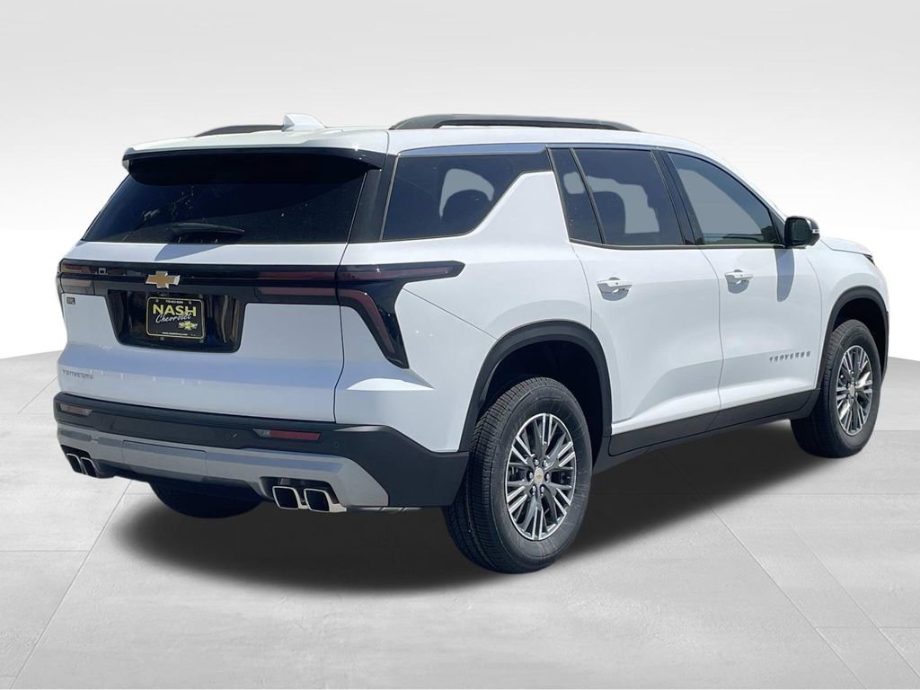 2025 Chevrolet Traverse photo 3